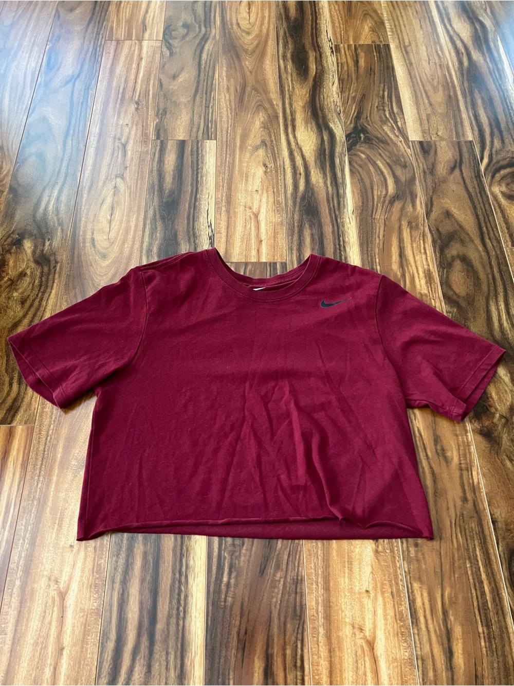 Cropped Nike Dri-fit tee
